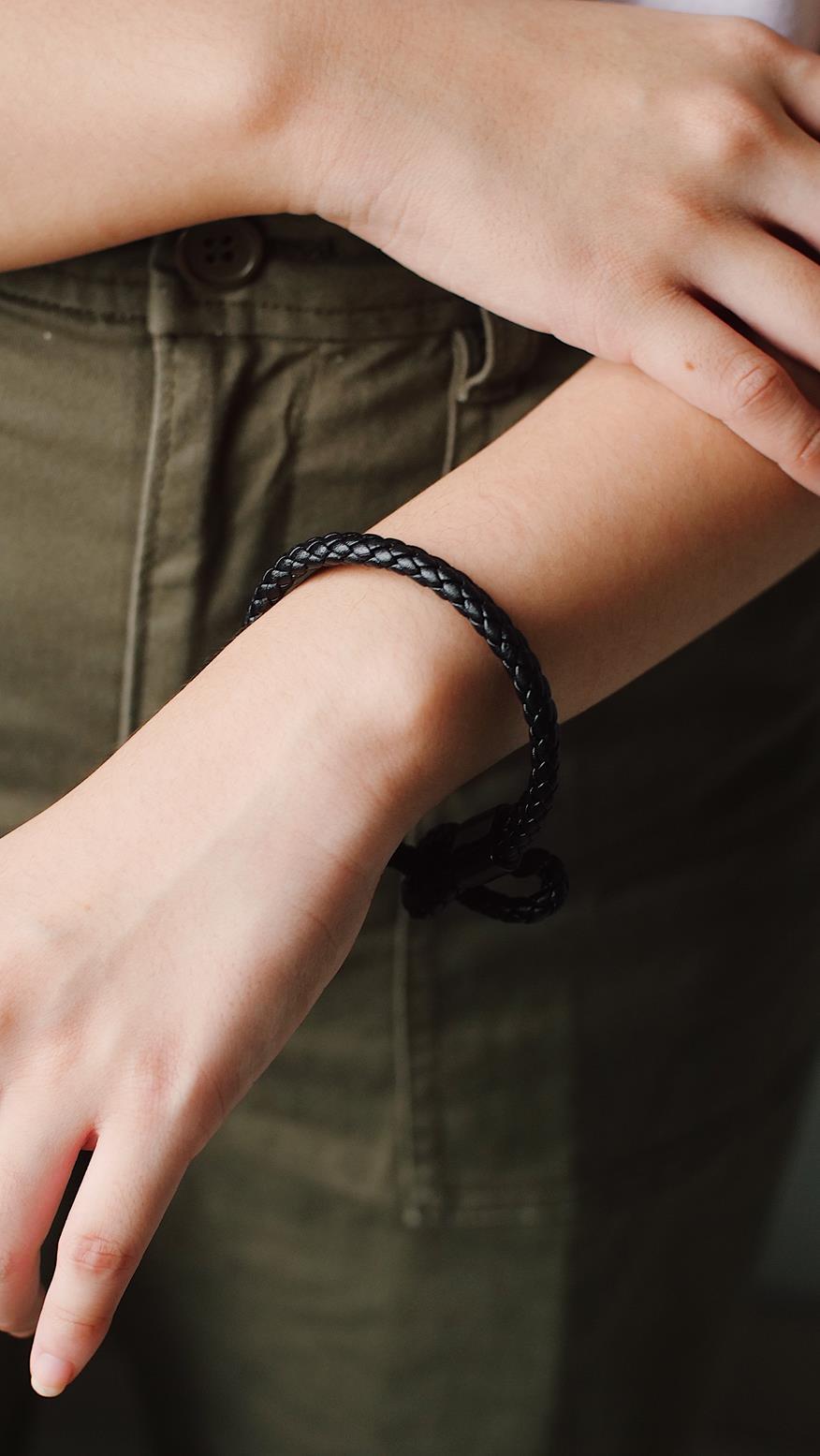 1-Black Dagger-2 Gelang Pria Gelang Kulit Gelang